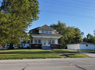 215 E Market St, Sadorus, IL