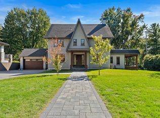 320 Hillcrest Rd, Ottawa, ON K1M 0J6