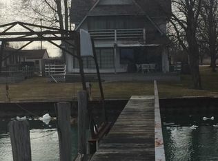 8047 River Rd, Cottrellville, MI 48039