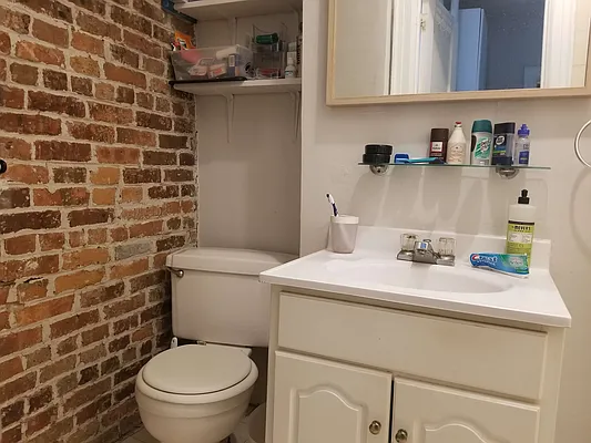 Rented by Frank Valvo Real Estate | media 31