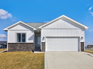 103 All Saints Dr, Stuart, IA 50250