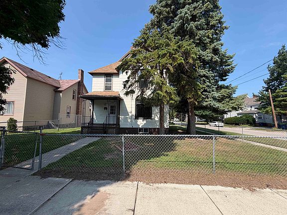 3rd image of 611 Litchfield St