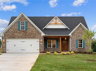 228 Avian Ln, Winston Salem, NC 27127