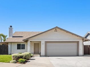 975 Chestnut Dr, Escondido, CA 92025