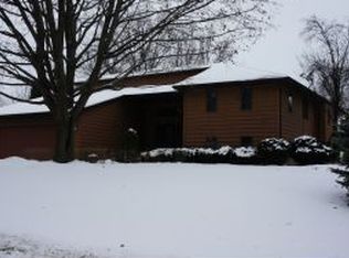 1266 Lakeshore Dr, Menasha, WI 54952