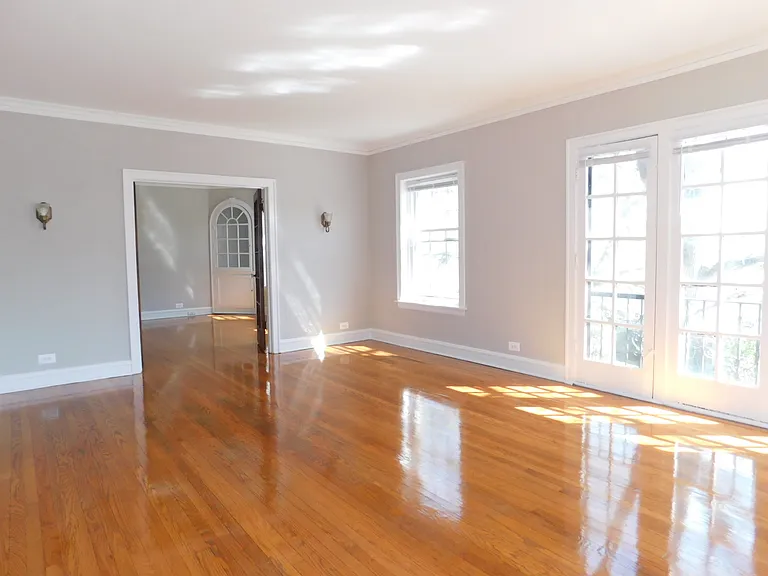 2600-10 Eastwood Ave — Photo 3