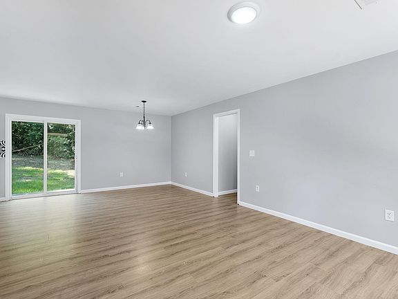 4th image of 4216 W Oak Dr