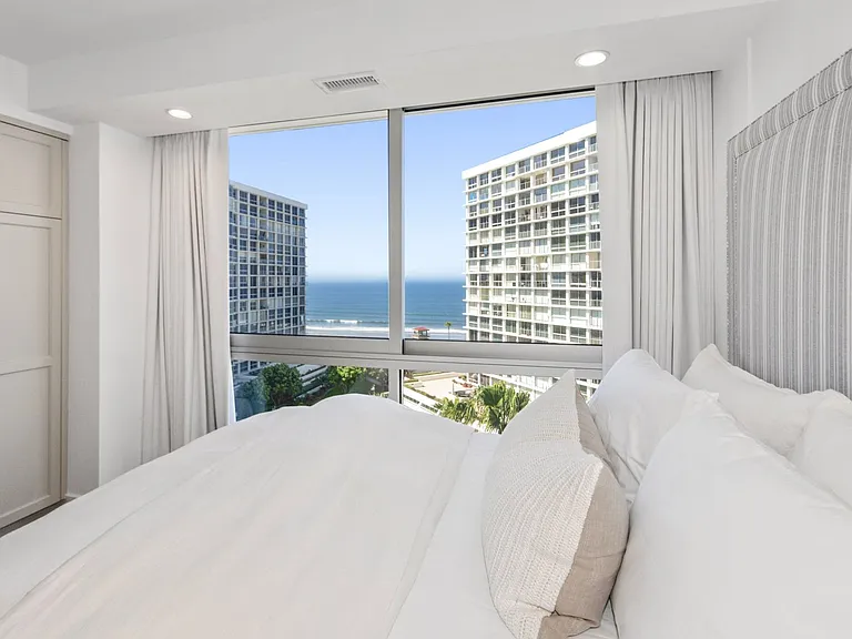 1710 Avenida Del Mundo #803 — Photo 15