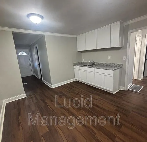 1605 Arcade Ave — Photo 1