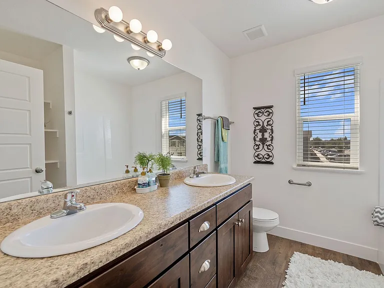 Stonebrook Apartment Homes — Photo 23