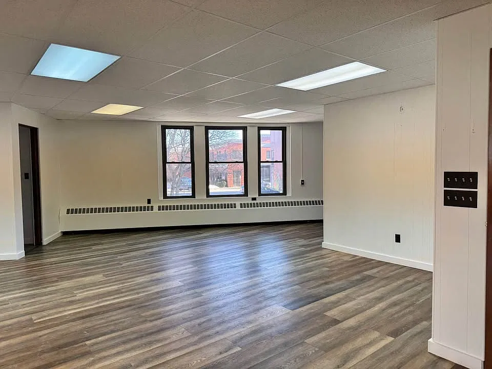 3 bed, $1,100 — Photo 3