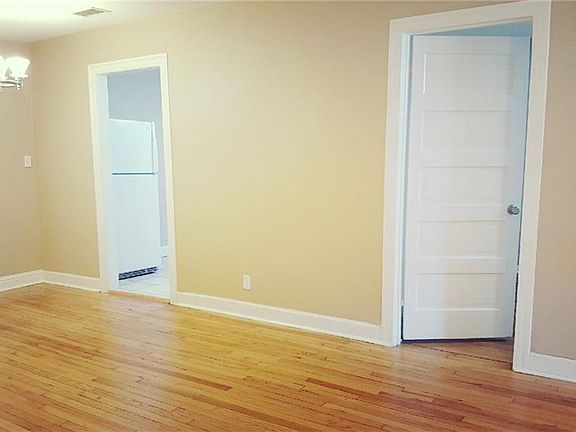 4th image of 501 Zennia St #A
