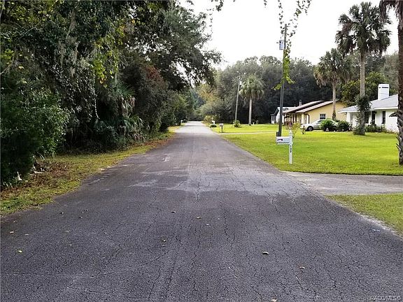 5th image of 116 S Camellia Ave
