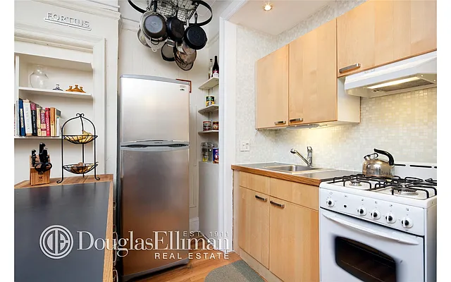 Sold by Douglas Elliman | media 8