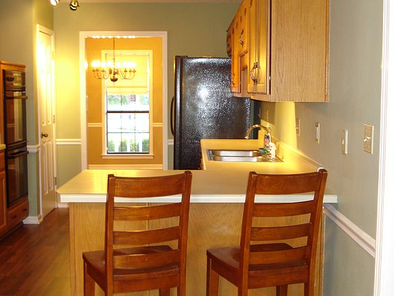 Kitchen Breakfast Bar