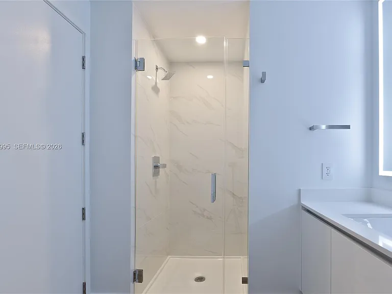 700 NE 24th St #5402 — Photo 37