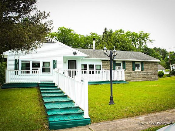 2nd image of 6 Penn View Dr