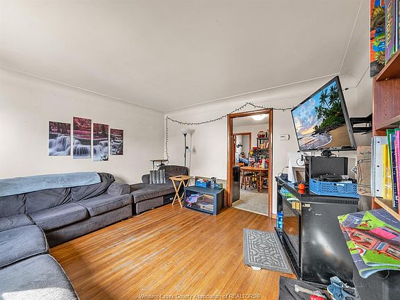 5th image of 1477 Windermere Rd