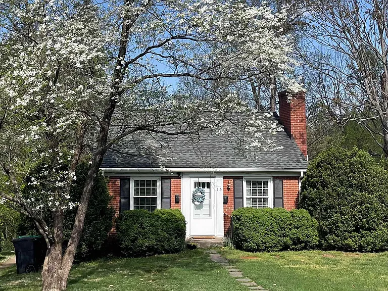 815 Locust Ave #A — Photo 1