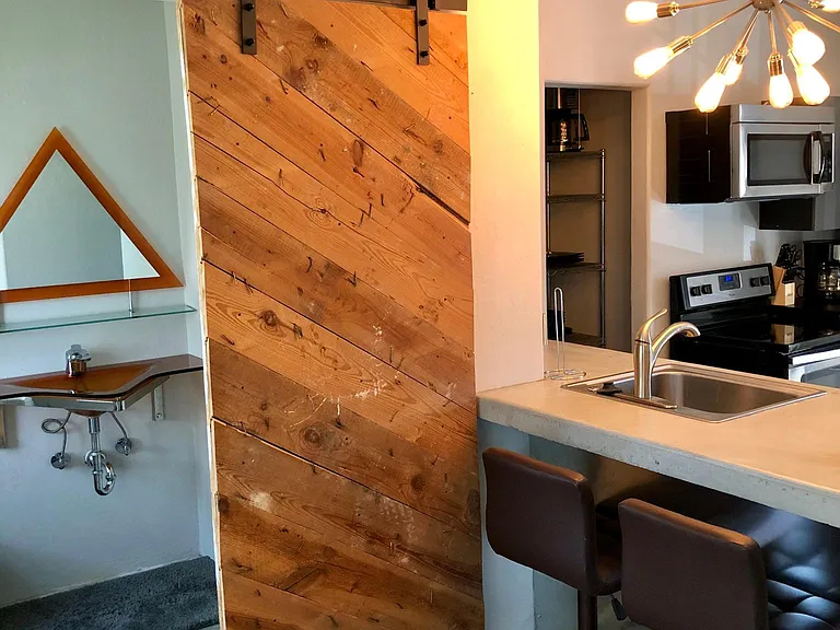 429 NW 26th St #6 — Photo 3