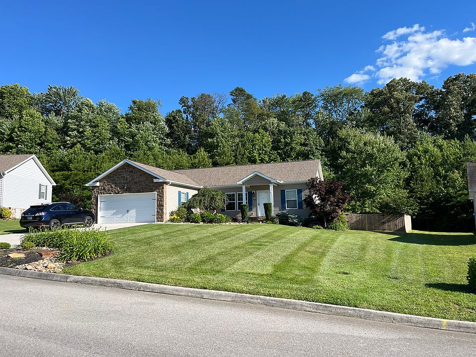1st image of 920 Stonebrook Ln