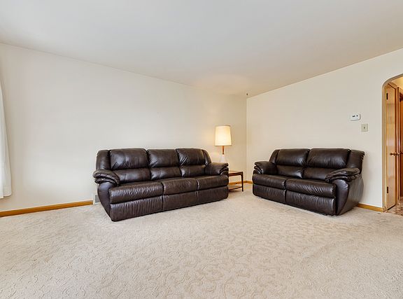 4th image of 10445 S Central Park Ave