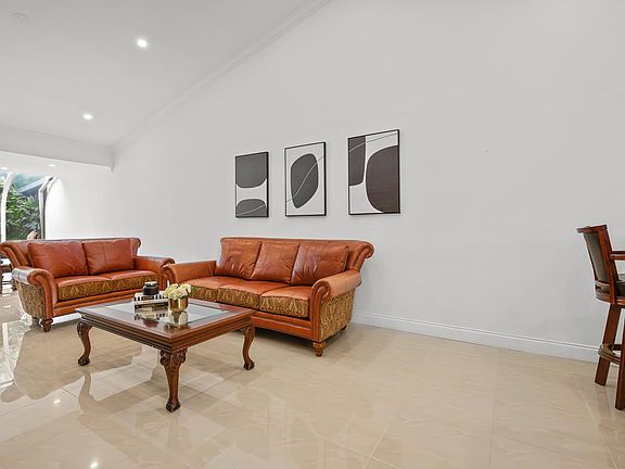 5th image of 22675 Meridiana Drive