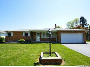 27 Kencrest Dr, Rochester, NY 14606