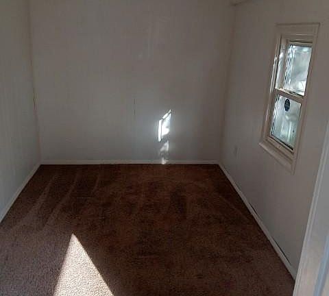 5th image of 121 Powell Ave