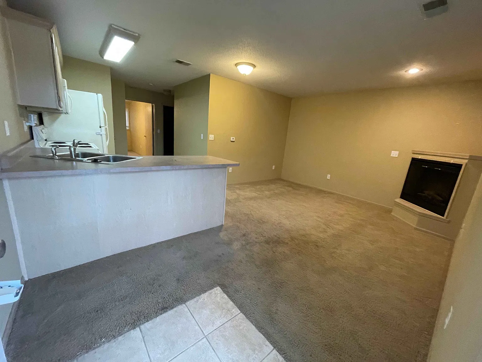2 bed, 800 sqft, $895 — Photo 3
