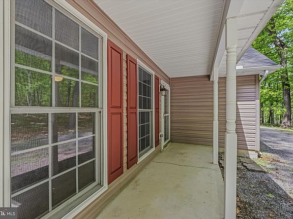 4th image of 196 Flagstone Ln