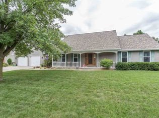 1351 Finch Ln, Green Bay, WI 54313