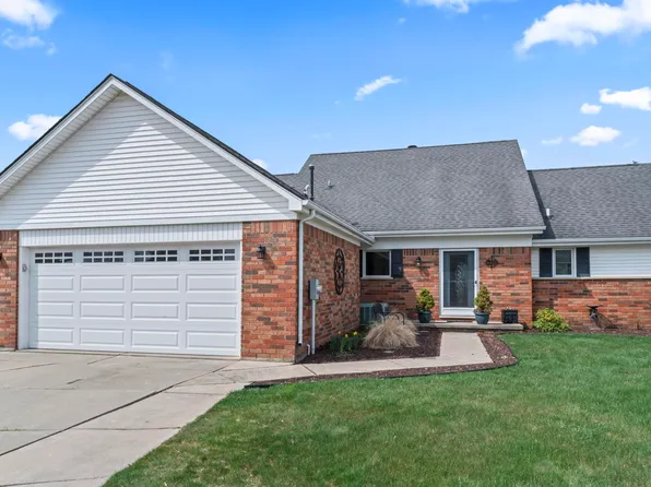 6435 Marina Dr, Algonac, MI 48001