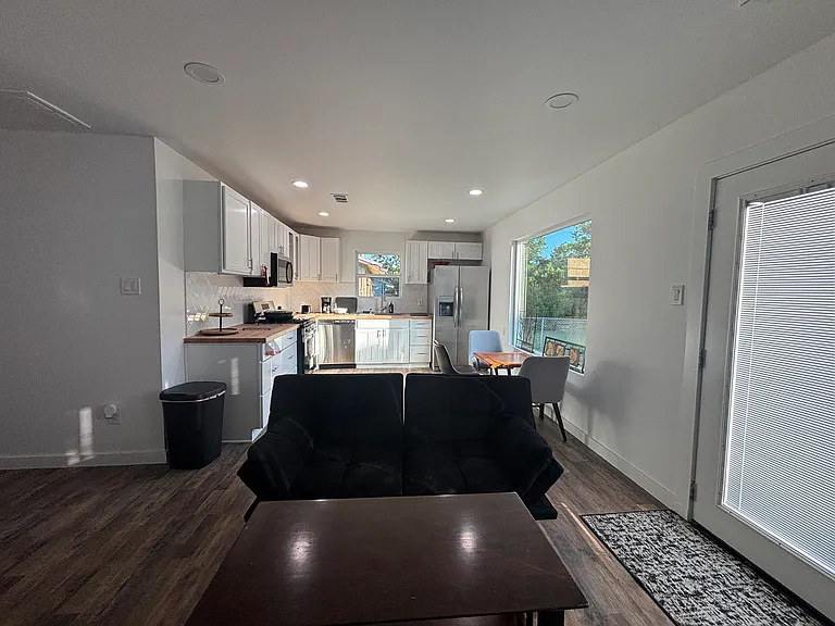 707 Mockingbird Ln — Photo 10
