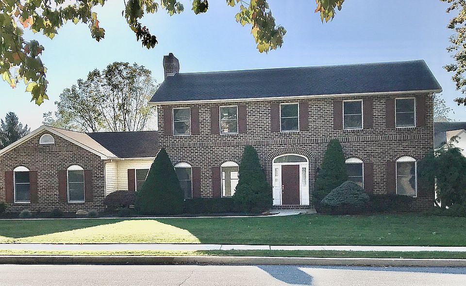 1st image of 2413 W Bayberry Dr