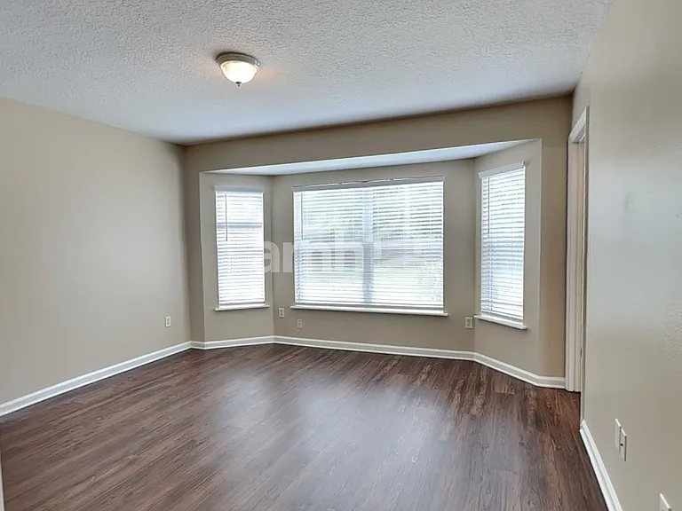 1211 Spring Creek Ct — Photo 8