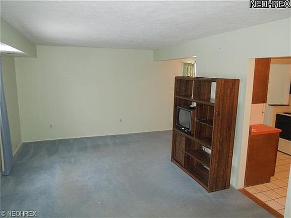 3rd image of 4212 Dennis Ln