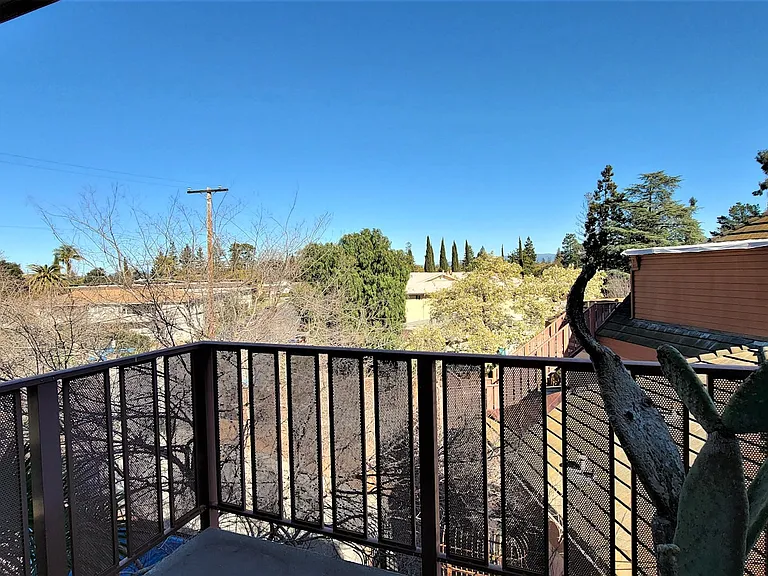 4149 El Camino Way #F — Photo 13