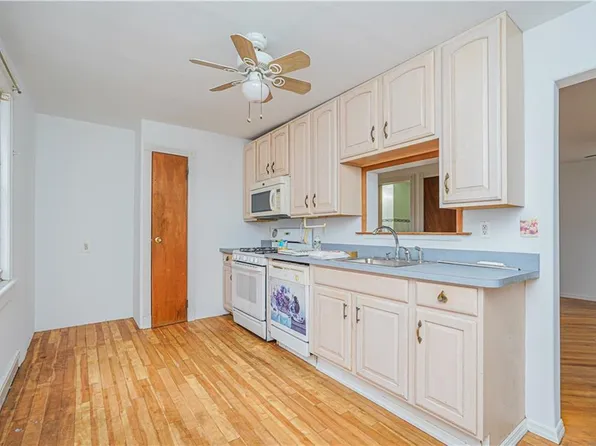 33 Wellington Court image 37 of 39