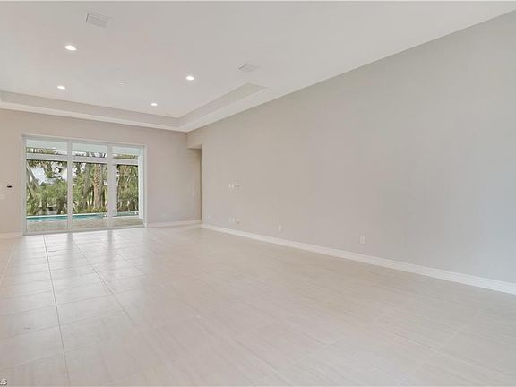 3rd image of 3185 Capistrano Ln