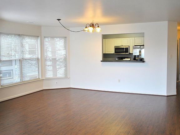 4th image of 20578 Snowshoe Sq Unit 202
