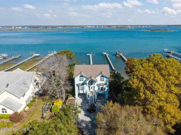 8722 Emerald Plantation Road, Emerald Isle, NC 28594