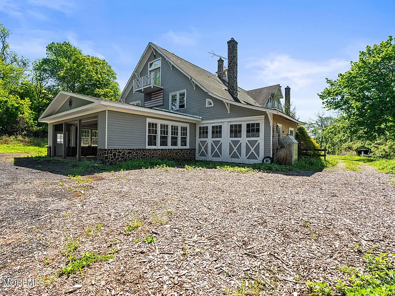 525 Cooper Rd — Photo 2
