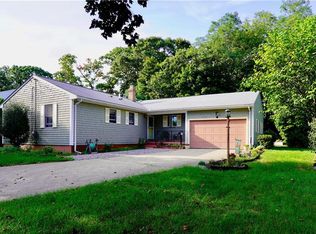 11 Shenandoah Rd, Warwick, RI 02886