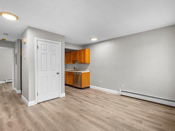 4th image of 2 Sundance Dr Unit 2