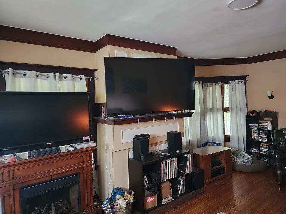 Living area/space #1