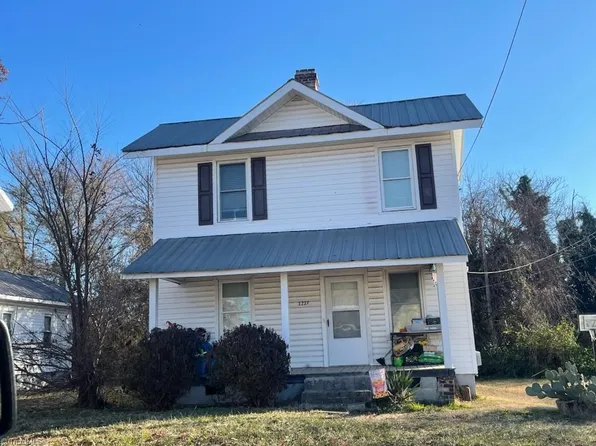 1227 Redding Dr, High Point, NC 27260