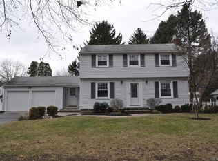 17 Ridgelawn Dr, Rochester, NY 14617