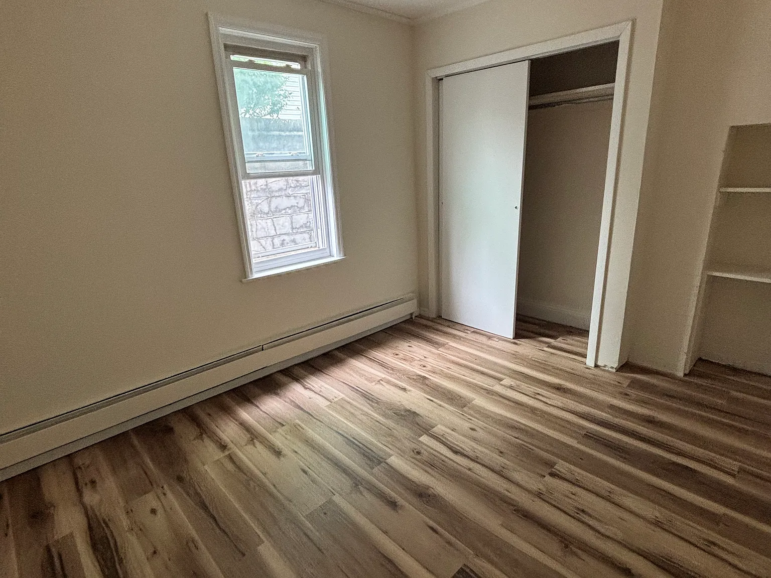 2 bed, 900 sqft, $2,200 — Photo 4