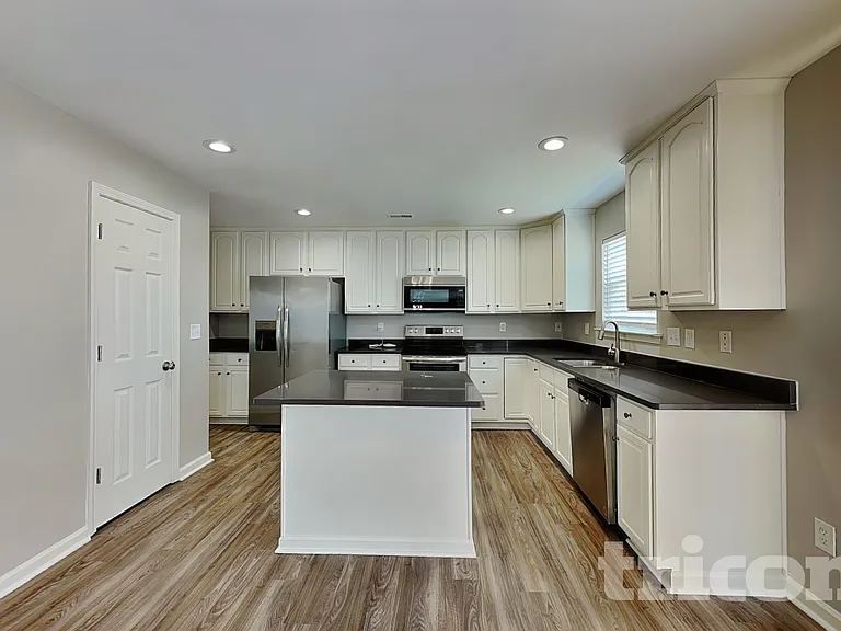 2208 Ballingarry Dr — Photo 6